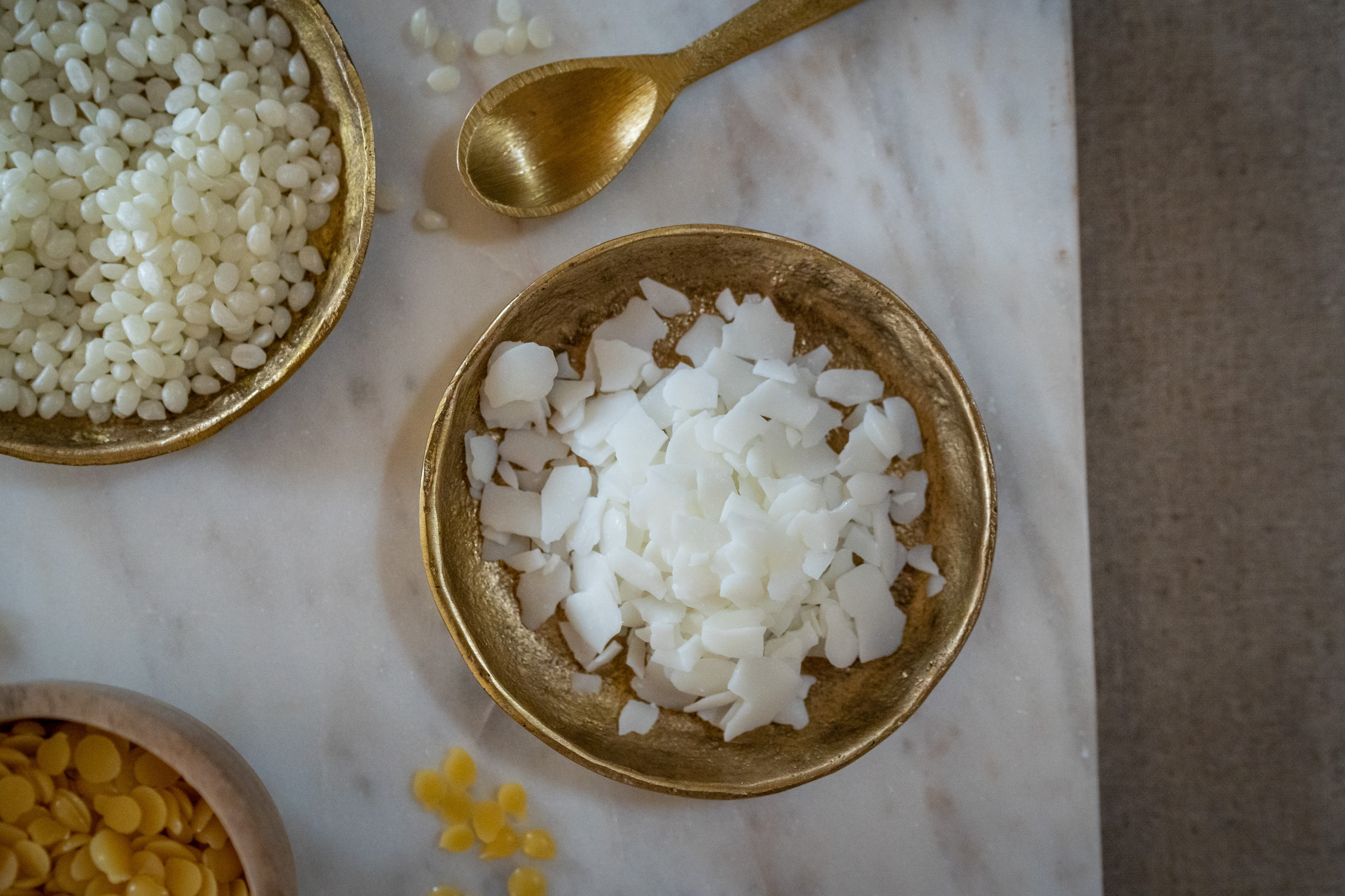 5 Vegan Beeswax Alternatives for Natural Skincare (+ Free Sweet Orange Lip Balm Recipe!) Natural Skincare Ingredients