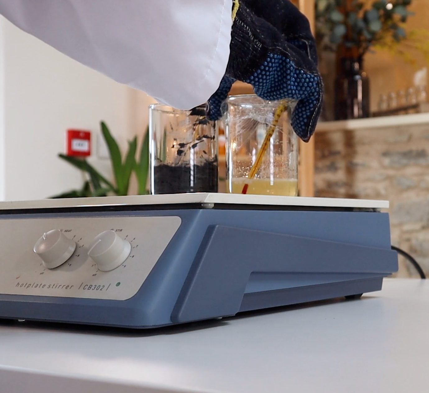 How to Make Natural, Vegan Mascara: Free Beginners’ Formula! Makeup Formulation