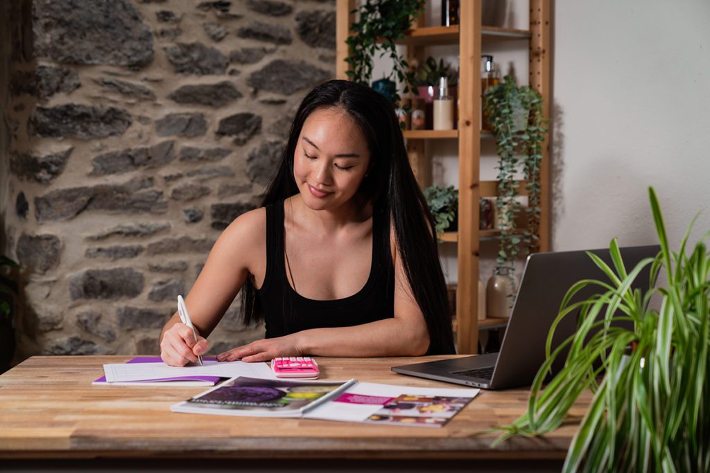 How do I Calculate my Natural Cosmetic Beauty Brand Prices to Make a Profit? Business