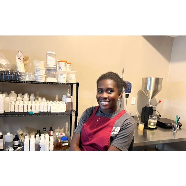 Rhodline Hamelo: A Thriving Natural Haircare and Skincare Business as a Second Job Student success stories 